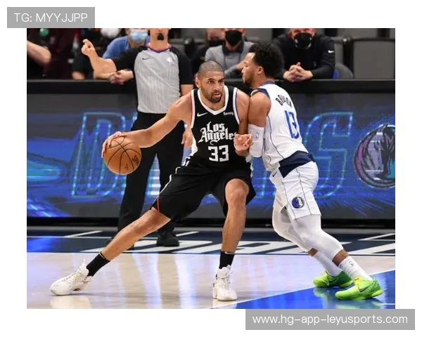 快船战术日：如何在关键回合调动外线优势