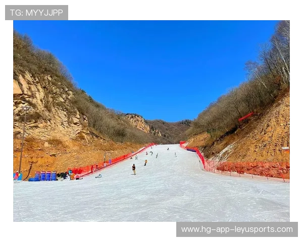 迷你高山滑雪节，地面雪景的奇幻体验，迷你高山滑雪节,地面雪景的奇幻体验是什么